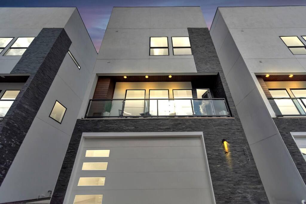 The Suite Spot! Downtown Skyline Views! Sleeps 12 Houston Exterior foto