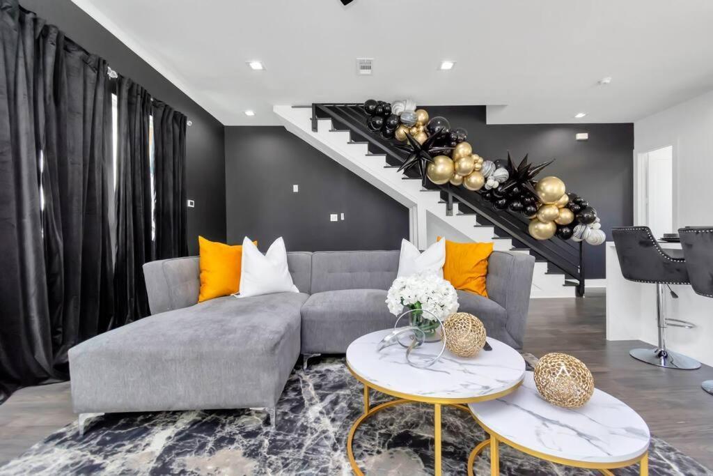 The Suite Spot! Downtown Skyline Views! Sleeps 12 Houston Exterior foto