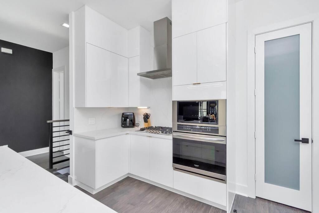 The Suite Spot! Downtown Skyline Views! Sleeps 12 Houston Exterior foto